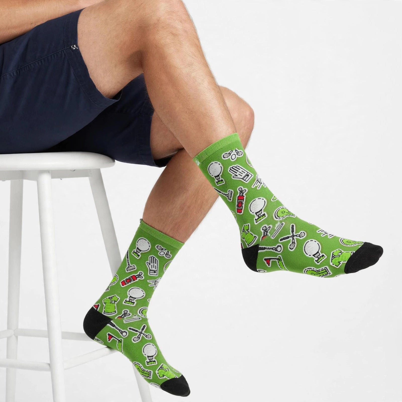 Men’s green golf bamboo socks with golf club and golf ball pattern Australia